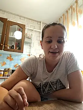 JeanneLoryzia online show from July 14, 2026, 2:12 pm