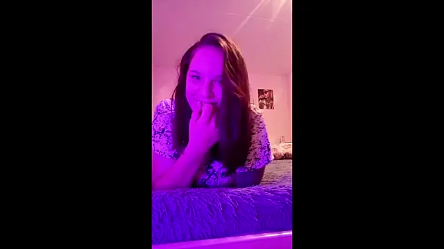 Snapshot of JosphinePriolo chatting on July 17, 2026, 8:14 pm JosphinePriolo online show from July 17, 2026, 8:14 pm
