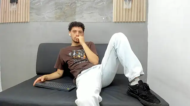 LUCA GREEND online show from July 15, 2026, 12:21 pm