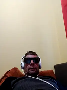 Snapshot of Piernick07 chatting on July 19, 2026, 4:38 am Piernick07 online show from July 19, 2026, 4:38 am
