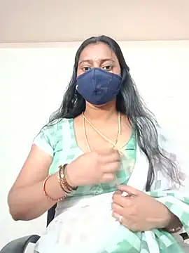 Snapshot of laxi_tamilponnu chatting on July 15, 2026, 5:02 am laxi tamilponnu online show from July 15, 2026, 5:02 am