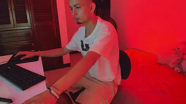 Snapshot of kobe_james07 chatting on July 13, 2026, 4:10 pm kobe james07 online show from July 13, 2026, 4:10 pm