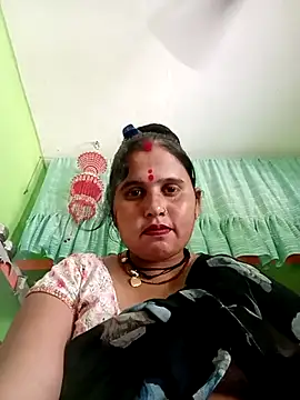 Snapshot of Hott_meena chatting on July 14, 2026, 3:44 am Hott meena online show from July 14, 2026, 3:44 am