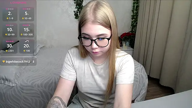 Snapshot of Cassandra_you chatting on July 27, 2026, 10:00 am Cassandra you online show from July 27, 2026, 10:00 am