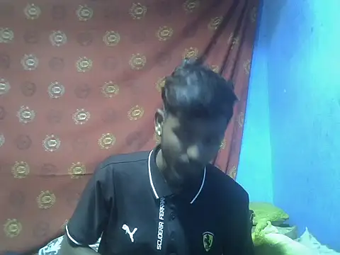Snapshot of Mrsmiles001 chatting on August 3, 2026, 5:38 pm Mrsmiles001 online show from August 3, 2026, 5:38 pm