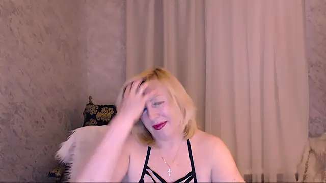 Samantha Si online show from April 25, 2026, 11:46 am