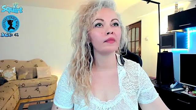 WhitneyLynn online show from September 13, 2025, 8:52 pm