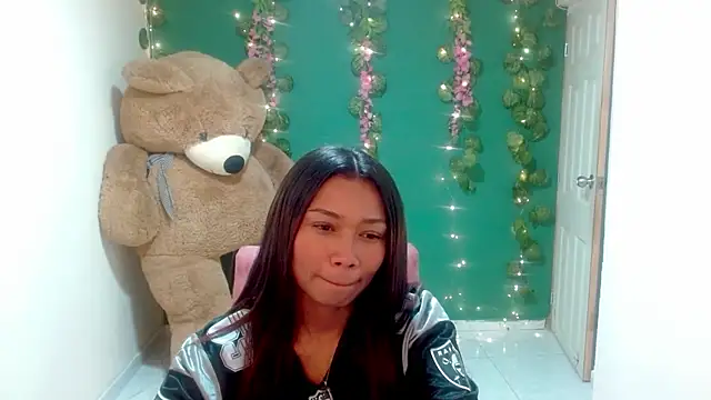 miaisabella6995 online show from July 15, 2026, 2:33 pm