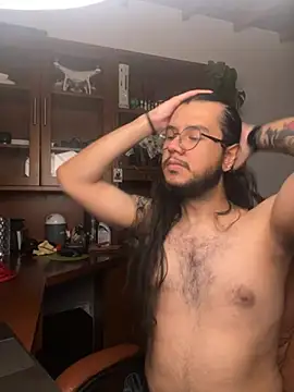 NurNikolao online show from July 17, 2026, 5:14 am