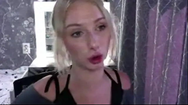 Snapshot of ellisweets chatting on August 7, 2026, 10:39 am ellisweets online show from August 7, 2026, 10:39 am