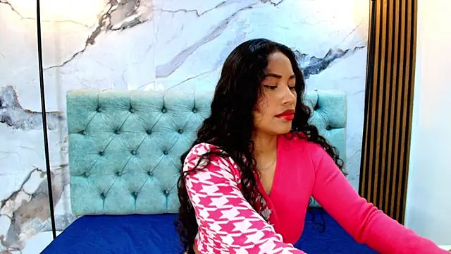 Snapshot of SaraVasquez_ chatting on August 4, 2026, 11:35 am SaraVasquez online show from August 4, 2026, 11:35 am
