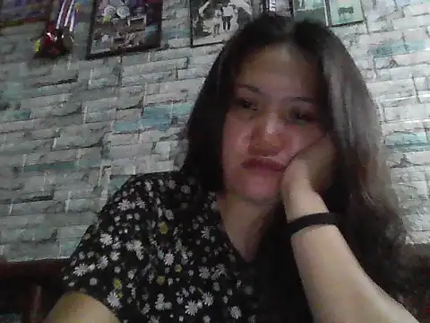 Snapshot of Lunasky05 chatting on July 31, 2026, 12:37 pm Lunasky05 online show from July 31, 2026, 12:37 pm