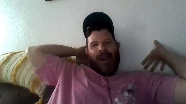 Snapshot of Cubby_Holes chatting on July 20, 2026, 2:52 pm Cubby Holes online show from July 20, 2026, 2:52 pm