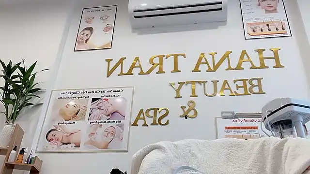 Snapshot of Katy_Bae chatting on October 11, 2025, 4:01 am Katy Bae online show from October 11, 2025, 4:01 am