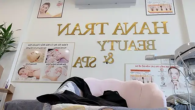 Snapshot of Katy_Bae chatting on October 17, 2025, 4:37 am Katy Bae online show from October 17, 2025, 4:37 am