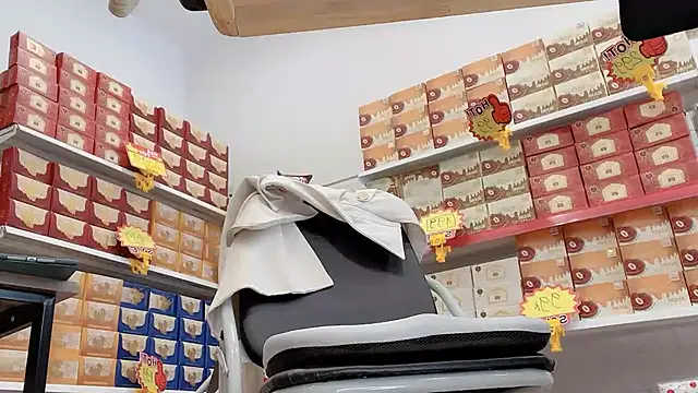 Snapshot of Katy_Bae chatting on March 2, 2026, 4:36 am Katy Bae online show from March 2, 2026, 4:36 am