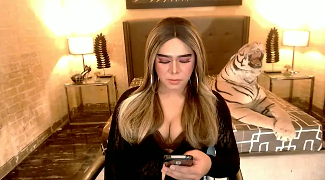 BigCumHuntersxx online show from January 23, 2025, 6:35 pm