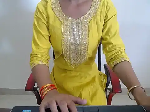Snapshot of Sizzling_Charu chatting on July 27, 2026, 5:25 am Sizzling Charu online show from July 27, 2026, 5:25 am