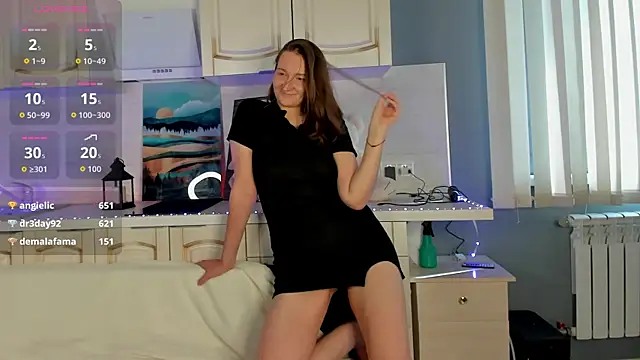 Snapshot of May_Estelle chatting on July 27, 2026, 9:27 am May Estelle online show from July 27, 2026, 9:27 am