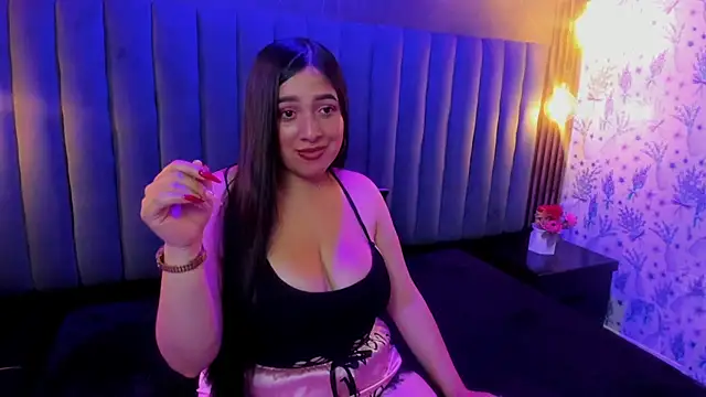Sarai Honeey online show from July 28, 2026, 7:50 pm