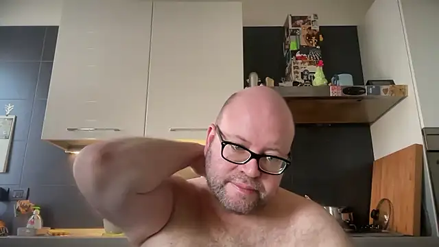 theitalianbear online show from December 3, 2024, 8:49 am