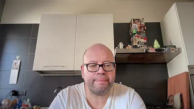 theitalianbear online show from September 28, 2025, 10:42 am