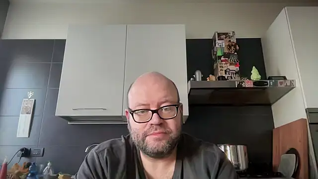 theitalianbear online show from October 12, 2025, 6:34 am