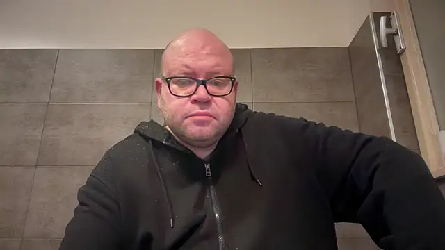 theitalianbear online show from October 22, 2025, 4:02 am