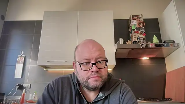 theitalianbear online show from November 5, 2025, 8:36 am