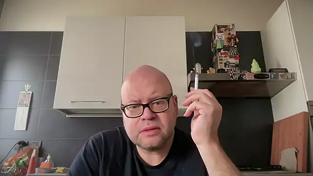 theitalianbear online show from November 16, 2025, 10:32 am