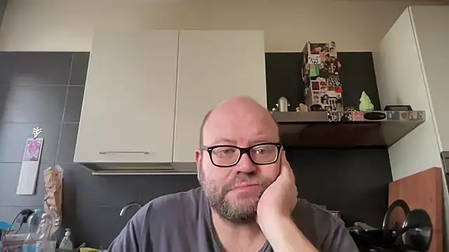 theitalianbear online show from April 15, 2026, 1:07 pm