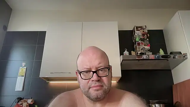 Snapshot of theitalianbear chatting on June 27, 2026, 5:56 am theitalianbear online show from June 27, 2026, 5:56 am