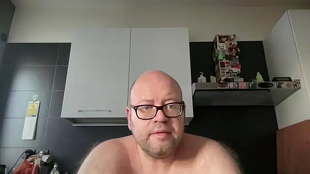 Snapshot of theitalianbear chatting on June 28, 2026, 4:18 am theitalianbear online show from June 28, 2026, 4:18 am