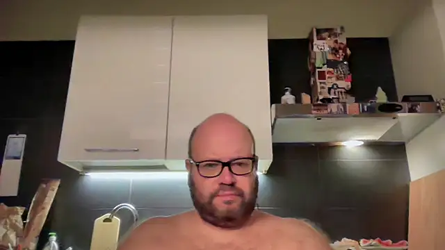 Snapshot of theitalianbear chatting on July 16, 2026, 1:33 am theitalianbear online show from July 16, 2026, 1:33 am