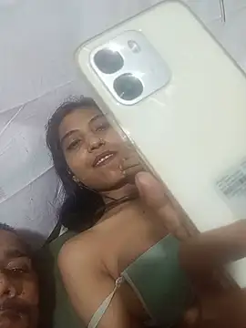 Snapshot of Sweet-Darling2 chatting on August 4, 2026, 9:06 pm Sweet-Darling2 online show from August 4, 2026, 9:06 pm