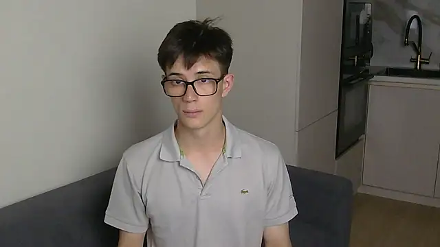 Snapshot of ElijahTarlet chatting on August 1, 2026, 4:17 pm ElijahTarlet online show from August 1, 2026, 4:17 pm