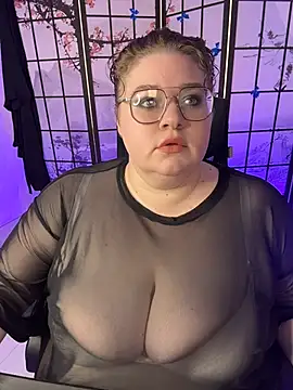 Snapshot of DriveThruChloe chatting on August 1, 2026, 1:21 pm DriveThruChloe online show from August 1, 2026, 1:21 pm