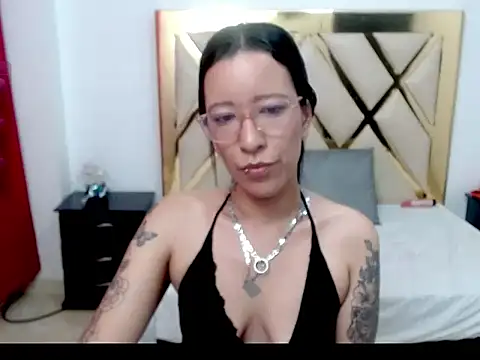 Snapshot of RoxyInk chatting on July 28, 2026, 2:13 pm RoxyInk online show from July 28, 2026, 2:13 pm