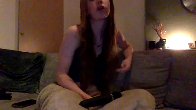 itsyourqueen online show from August 6, 2026, 9:28 pm