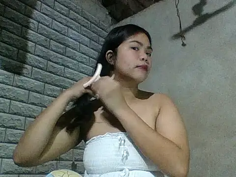 Snapshot of Kiana_123 chatting on July 31, 2026, 11:26 pm Kiana 123 online show from July 31, 2026, 11:26 pm