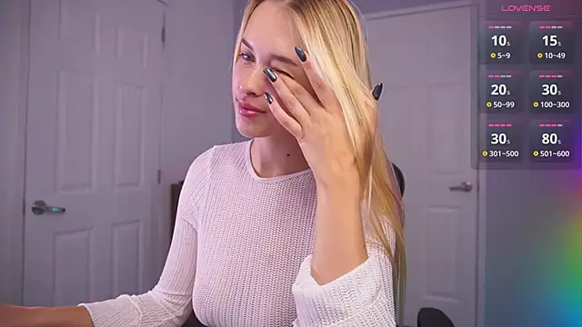 DanikaDillan online show from December 28, 2024, 1:29 am