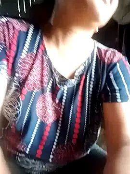 Snapshot of Mai-lanzz chatting on August 1, 2026, 3:50 am Mai-lanzz online show from August 1, 2026, 3:50 am