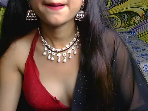 Cute-navyaa online show from August 3, 2026, 4:33 pm