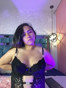 Snapshot of sophia_pink20 chatting on August 3, 2026, 12:10 pm sophia pink20 online show from August 3, 2026, 12:10 pm