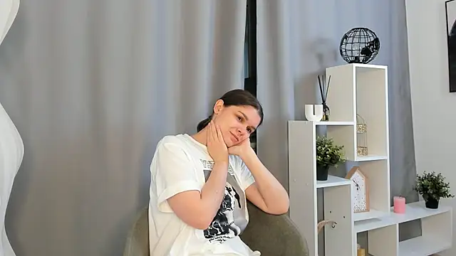 Snapshot of KyleFeight chatting on August 2, 2026, 10:03 am KyleFeight online show from August 2, 2026, 10:03 am