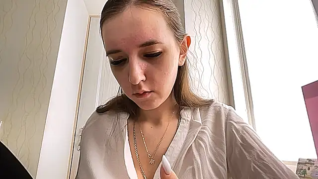 Snapshot of mia_labs1 chatting on August 3, 2026, 9:04 am mia labs1 online show from August 3, 2026, 9:04 am