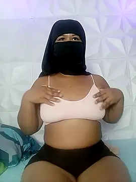 Snapshot of DALILAA_CURVY chatting on August 4, 2026, 9:50 pm DALILAA CURVY online show from August 4, 2026, 9:50 pm