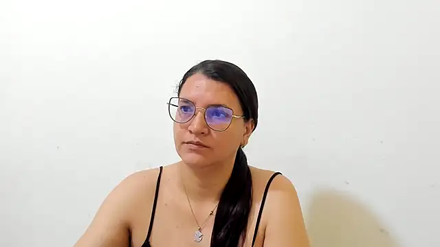 MARILYN GARCIA online show from October 28, 2025, 12:30 pm