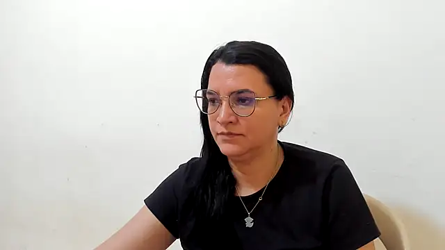 MARILYN GARCIA online show from November 1, 2025, 3:14 pm