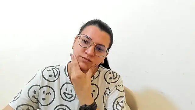 MARILYN GARCIA online show from November 6, 2025, 3:02 pm